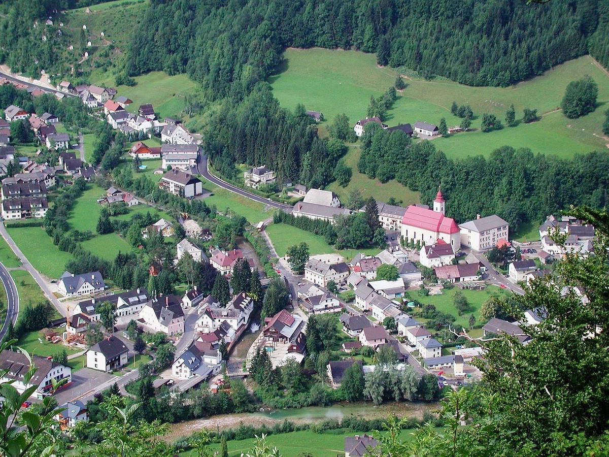 Hotel Zum Goldenen Hirschen 거스텔링안더얍스 외부 사진