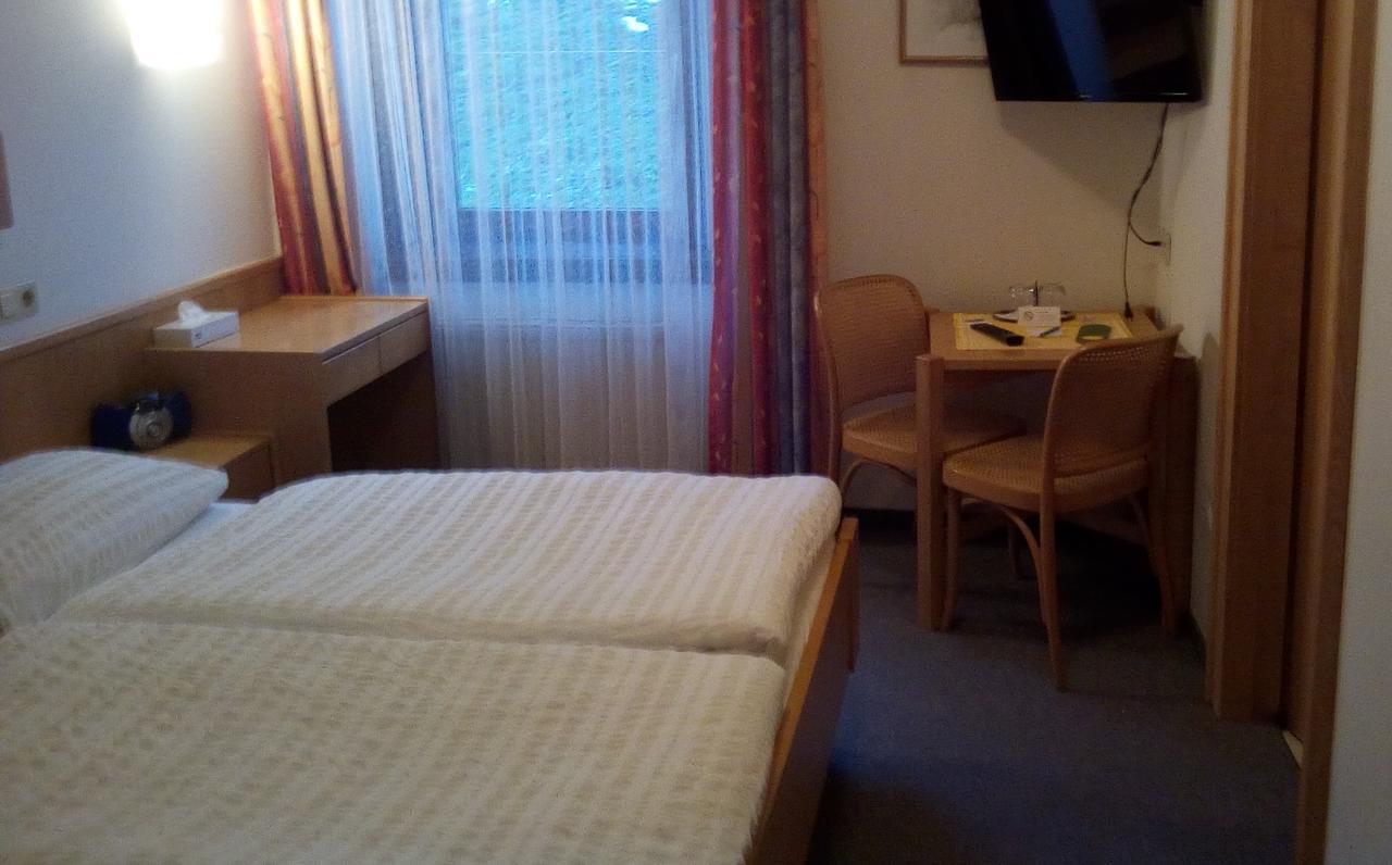 Hotel Zum Goldenen Hirschen 거스텔링안더얍스 외부 사진