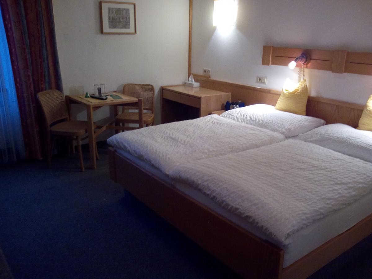 Hotel Zum Goldenen Hirschen 거스텔링안더얍스 외부 사진
