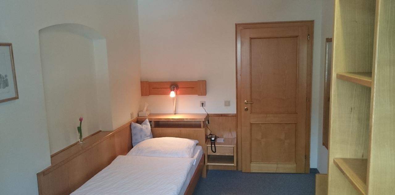Hotel Zum Goldenen Hirschen 거스텔링안더얍스 외부 사진