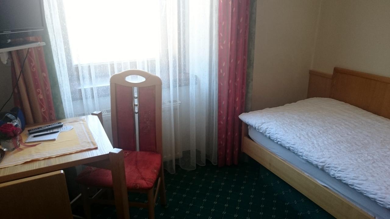 Hotel Zum Goldenen Hirschen 거스텔링안더얍스 외부 사진