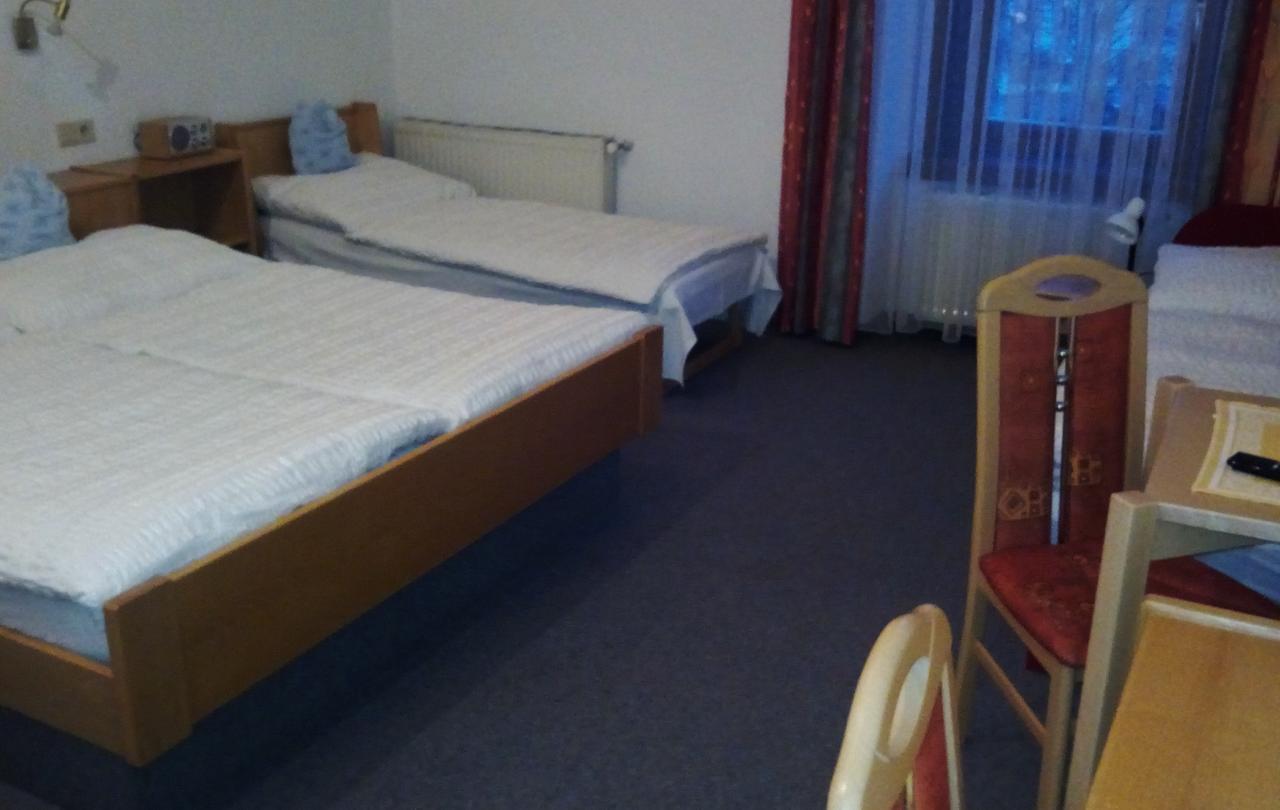 Hotel Zum Goldenen Hirschen 거스텔링안더얍스 외부 사진