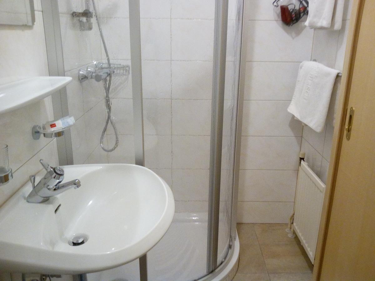 Hotel Zum Goldenen Hirschen 거스텔링안더얍스 외부 사진