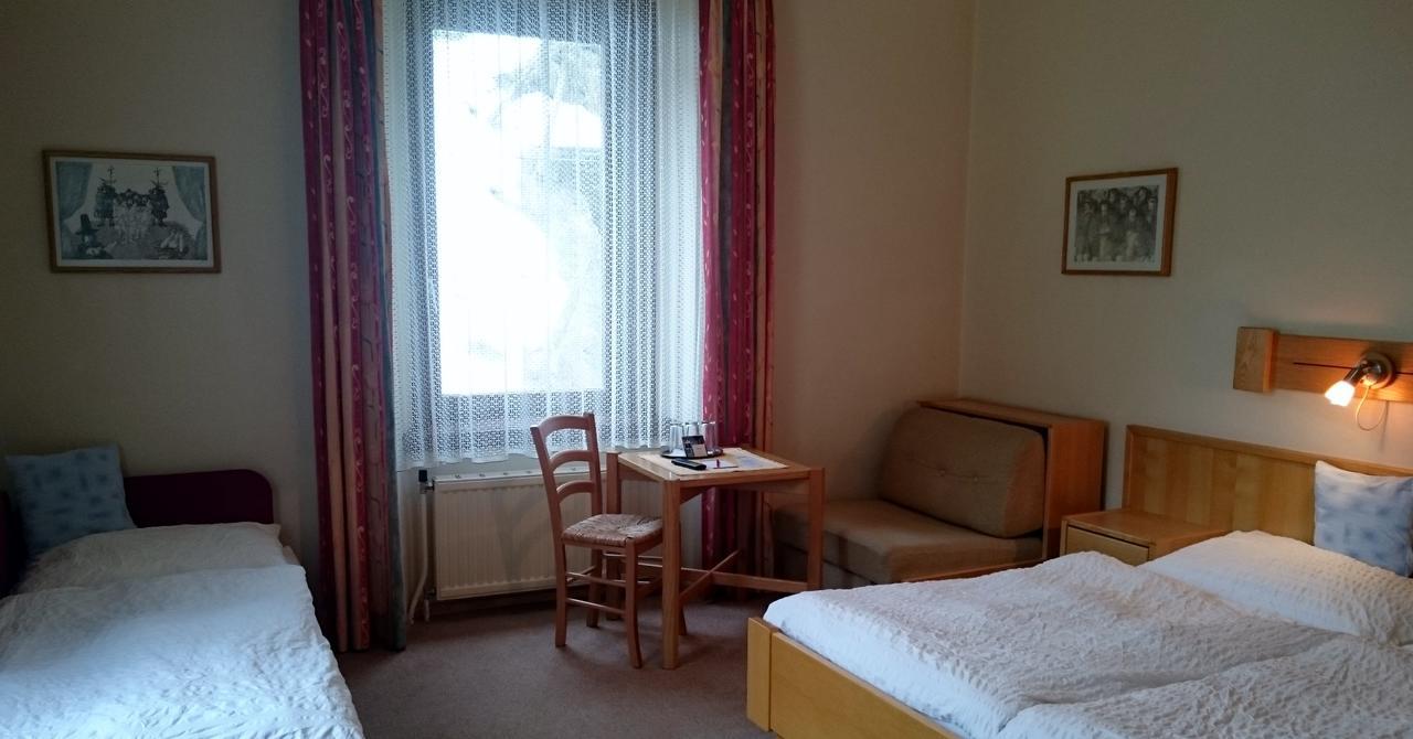 Hotel Zum Goldenen Hirschen 거스텔링안더얍스 외부 사진